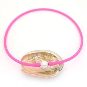Janis The Pearl Silicone Freshwater Pearl Necklaces Waterproof Hot Pink